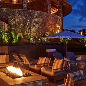 Firepit - hotel wailea maui - luxury hawaii honeymoon packages