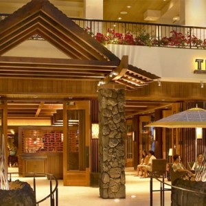 Tropics Bar and Grill - Hilton Hawaiian Waikiki Beach - Luxury Hawaii Honeymoon Packages