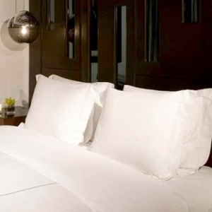 queen superior - SIXTY Beverly Hills - luxury los angeles honeymoon packages