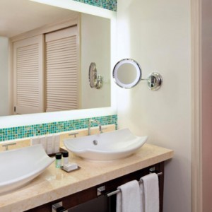 Hawaii Honeymoon Packages Royal Hawaiian Resort Mailani Oceanfront Suite 4