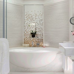 Hong Kong Honeymoon Packages The Langham Hong Kong Director Suite Bathroom