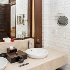 Bali Honeymoon Packages The Chedi Club Tanah Gajah, Ubud One Bedroom Suite Bathroom1