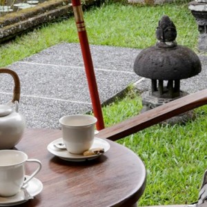 Bali Honeymoon Packages The Chedi Club Tanah Gajah, Ubud One Bedroom Suite Tea Time At The Terrace