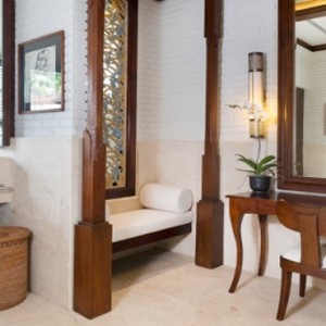 Bali Honeymoon Packages The Chedi Club Tanah Gajah, Ubud The Hadiprana Villa Master Bathroom