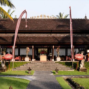 Bali Honeymoon Packages The Chedi Club Tanah Gajah, Ubud Lobby Entrance