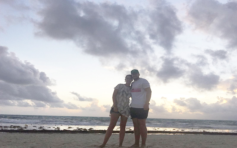 Lucy And Simons Mexcan Honeymoon Couple On Beach