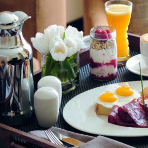 Dubai Honeymoon Packages Movenpick Hotel Jumeirah Lakes Towers Premier Suite