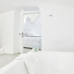 Greece Honeymoon Packages Chromata Hotel Santorini Senior Suites4