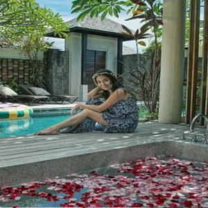 Bali Honeymoon Packages Berry Amour Romantic Villas Flower Bath1