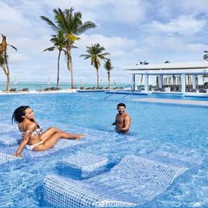 Maldives Honeymoon Packages Hotel Riu Atoll Maldives Couple In Pool