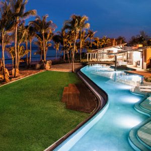 Mauritius Honeymoon Packages Victoria Beachcomber Resort And Spa Swim Up Room 2