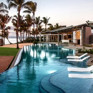 Mauritius Honeymoon Packages Victoria Beachcomber Resort And Spa Swim Up Room 3