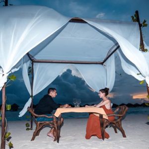 Maldives Honeymoon Packages Heritance Aarah Dining On Beach