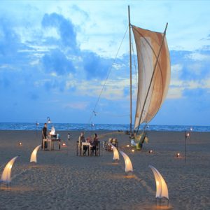 Sri Lanka Honeymoon Packages Jetwing Blue Signature Dining, Beach Dining1