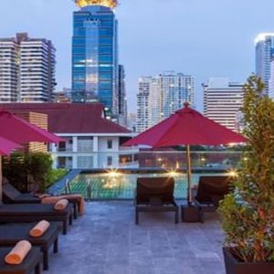Thailand Honeymoon Packages Maitria Mode Sukhumvit 15 Bangkok Rooftop Pool Bar1