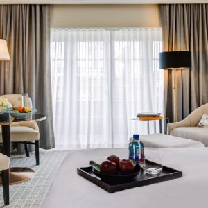 Los Angeles Honeymoon Packages Four Seasons Los Angeles Accessible Superior Room With Roll In Shower