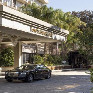 Los Angeles Honeymoon Packages Four Seasons Los Angeles Entrance