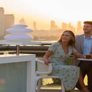 Dubai Honeymoon Packages Jumeirah Creekside Hotel Couples At Bar