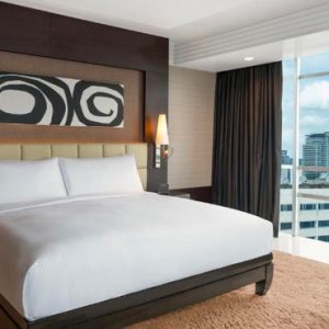 Thailand Honeymoon Packages DoubleTree By Hilton Bangkok Ploenchit King Superior Room Bedroom