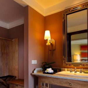 Bali Honeymoon Package Sudamala Suites & Villas Deluxe Suite Bathroom