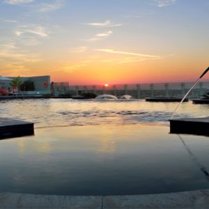 Dubai Honeymoon Packages Millennium Plaza Hotel Dubai Infinity Pool Lounge2
