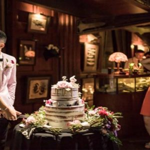 Bali Honeymoon Packages Double Six Luxury Hotel, Seminyak Wedding Cake