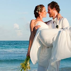 Dubai Honeymoon Packages Caesars Resort Bluewaters Dubai Wedding Couple