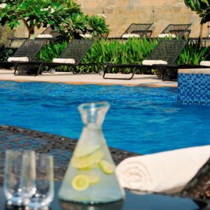 Dubai Honeymoon Packages JW Marriott Marquis Hotel Dubai Outdoor Pool Sunbeds