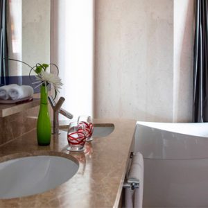 Dubai Honeymoon Packages Jumeirah Creekside Hotel Duplex Room Bathroom