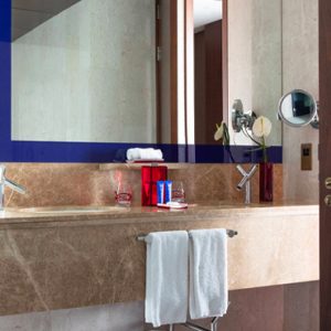 Dubai Honeymoon Packages Jumeirah Creekside Hotel One Bedroom Suite Bathroom