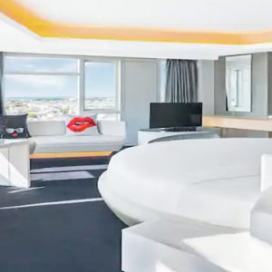 Round Bed Valor Suite3 V Hotel Dubai, Curio Collection By Hilton Dubai Honeymoons