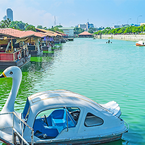 Visit Pettah Floating Market Best Things To Do In Sri Lanka