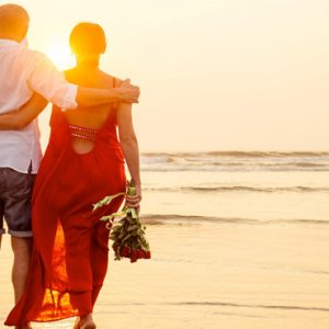 Maldives Honeymoon Packages Siyam World Maldives Married Couple On The Beach